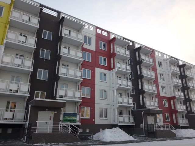 В январе в Омской области ключи от квартир вручат 38 выпускникам детдомов
