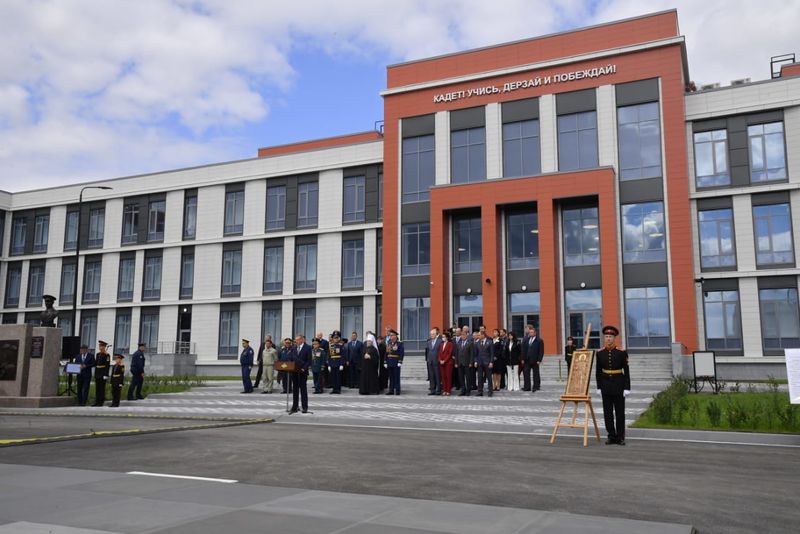 В Омске торжественно открыли новое здание кадетского корпуса 