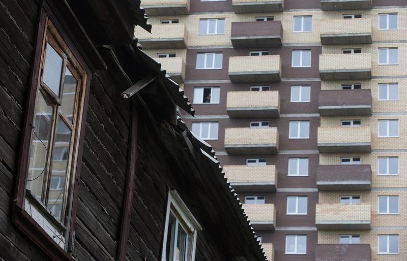 В Омске будут построены 2 дома для переселения граждан из аварийного жилья