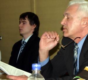 Инвесторы - председатель ЖСК "Октябрьский-39" Анатолий Сырцов, директор ООО "СибНефтеСбыт" Игорь Епанчинцев