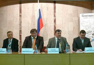 И все вокруг такие деловые