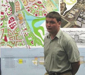 Гостиница, офисы и памятники