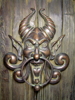 Стучите и жалуйтесь