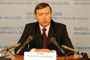 министр строительства Виталий Эрлих