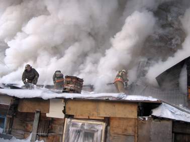 пожар в комплексе по ул. 10 лет Октября в Омске