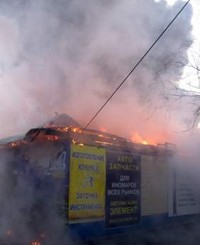 пожар в комплексе по ул. 10 лет Октября в Омске