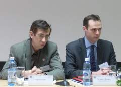 Давид Годшо с переводчиком на саммите по недвижимости в Омске