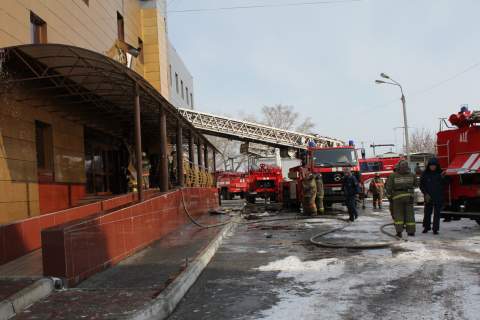10 марта в обед произошел пожар в КДЦ "Галактика". Причиной задымления стало горение растительного масла в кухне одном из полуподвальных  кафе.     Пожар в КДЦ "Галактика"