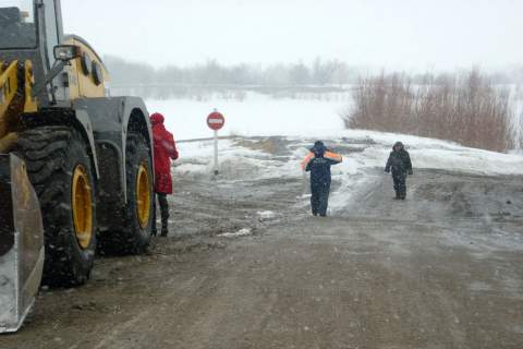 Омские переправы закрывают Омские переправы закрывают