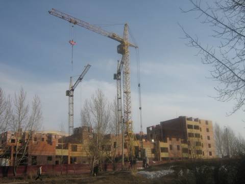 Дом на пересечении улиц Перелета и Степанца Дом на пересечении улиц Перелета и Степанца