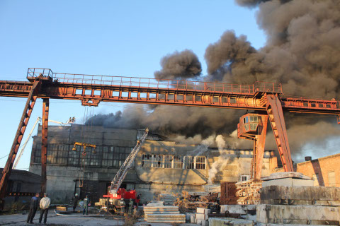 Пожар в цехе по пр.Губкина в Омске Пожар в цехе по пр.Губкина в Омске