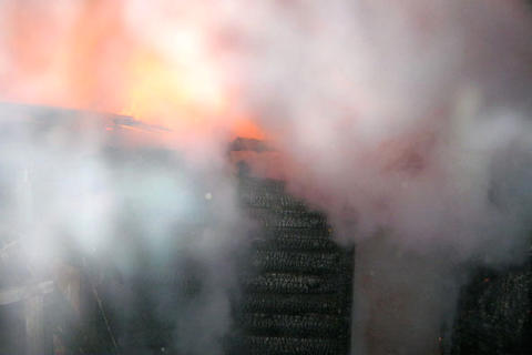 Пожар в 3-м Украинском переулке в Омске 