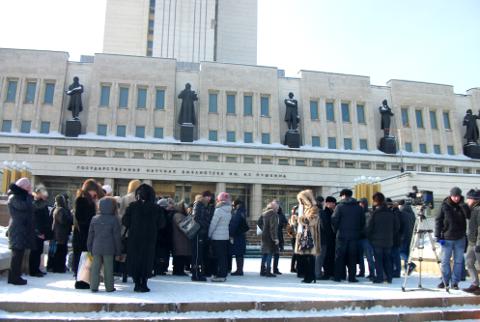 Митинг дольщиков по дому Конева, 6