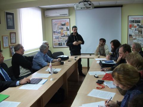 Виктор Корб в кругу бизнесменов, историков и блогеров