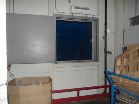 Компактер в гипермаркете "Ашан" в Омске