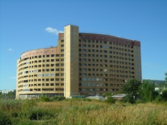 Дом по проспекту Комарова, 22 корпус 1 в Омске