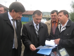 Мэр на одной из несанкционированных свалок Омска