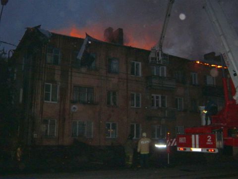 Пожар в дома № 199 по улице 5-я Северная в Омске