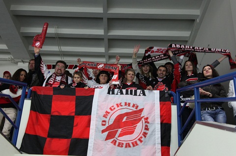 Омский "Авангард" победил чеховский "Витязь" Омский "Авангард" победил чеховский "Витязь"