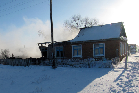 Пожар в селе Алабота в Омской области 11.12.2012 Пожар в селе Алабота в Омской области 11.12.2012