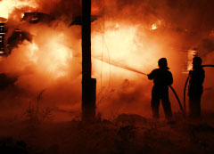 Пожар по улице Челюскинцев в Омске 24.12.2012