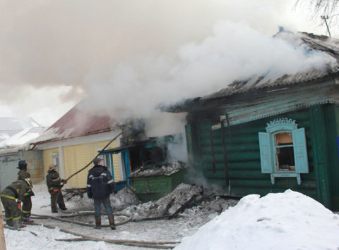 Пожар в доме по улице 14 Судоремонтная в Омске