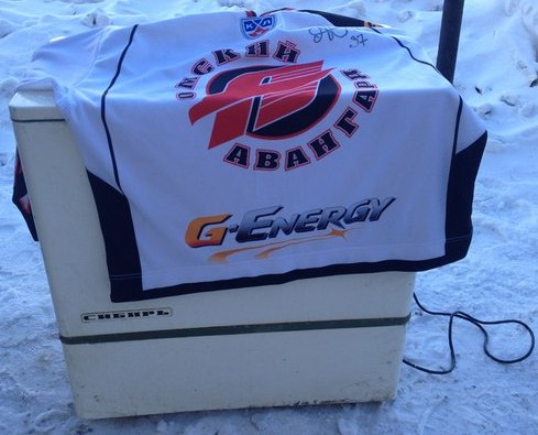 Стиральная машинка "Сибирь" со свитером "Авангарда" Стиральная машинка "Сибирь" со свитером "Авангарда"