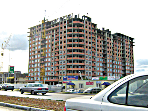 Стройка компании "Сибстрой-2000" по ул. Конева в Омске