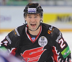 Победа в первом матче плей-офф - 5:0