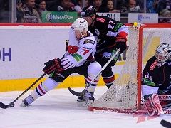 Омский "Авангард" сумел наконец-то победить "Трактор" Омский "Авангард" сумел наконец-то победить "Трактор"